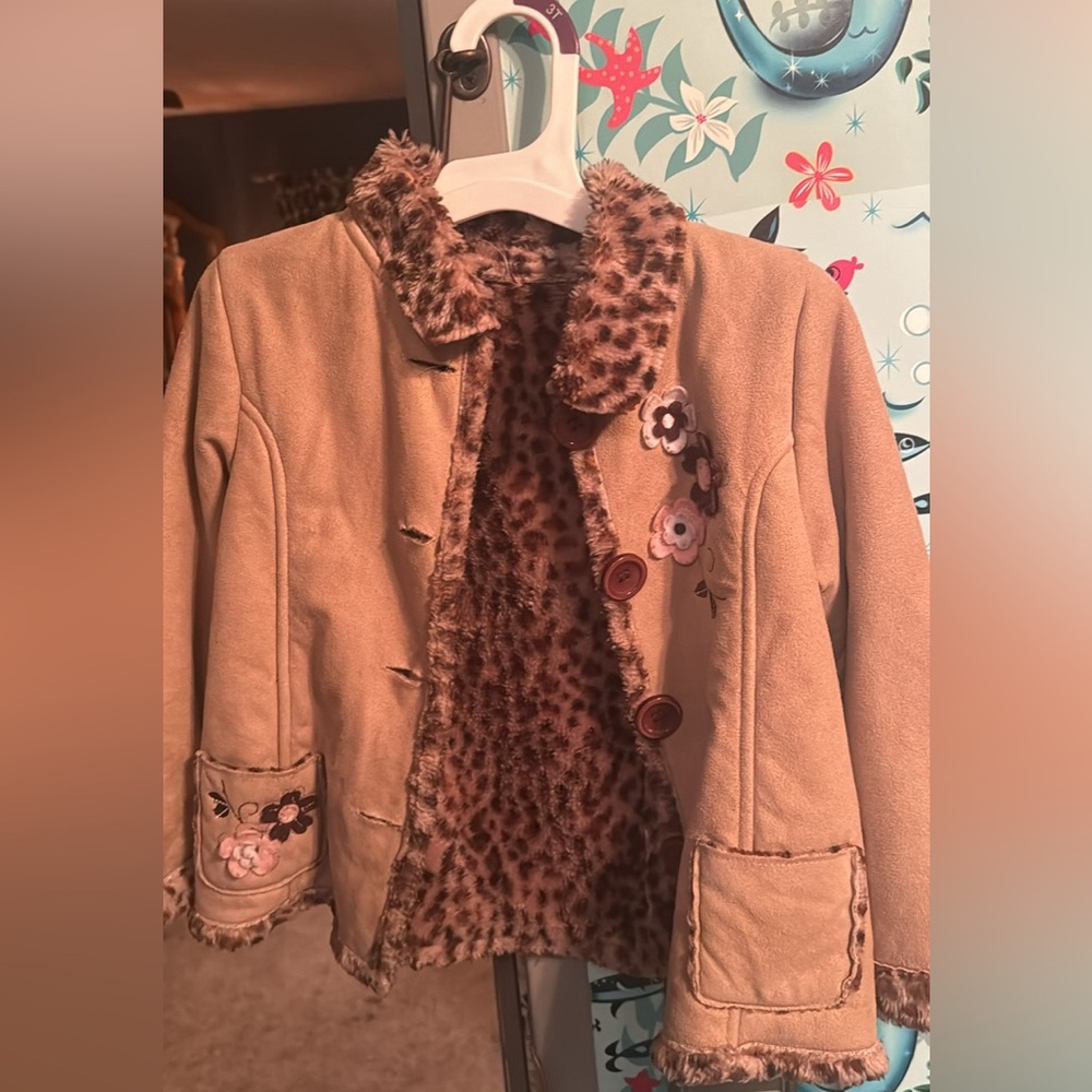 Adorable jacket for your fall wardrobe